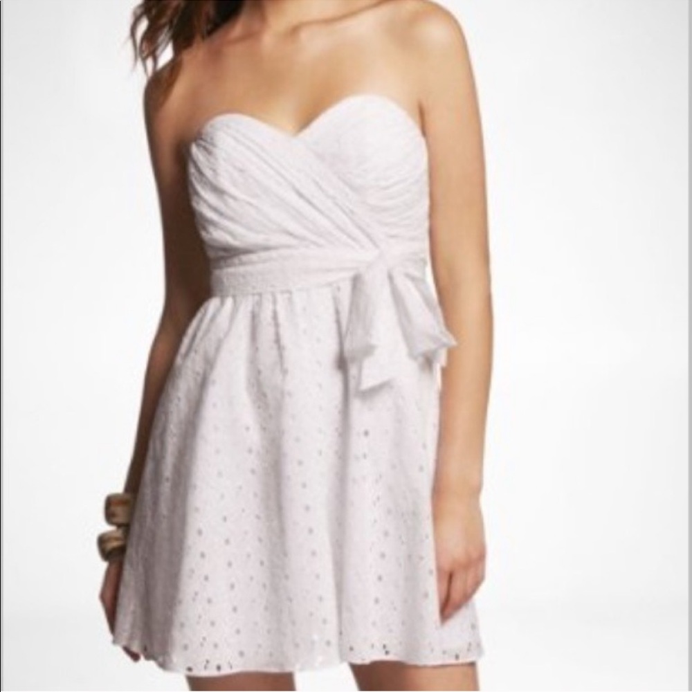 Express Black Sweetheart Eyelet Lace Strapless Tie Waist Mini Dress